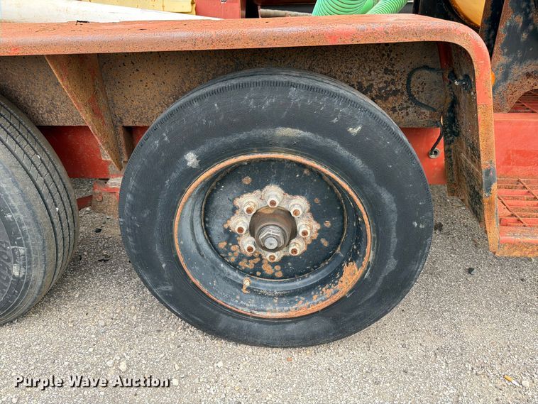 image for item FB8183 2009 Ditch Witch FX30 vacuum excavator
