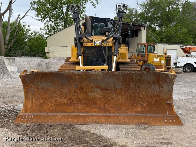 image for item FB8184 2015 Caterpillar D6T XW dozer