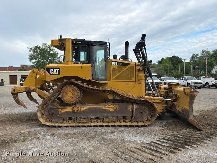 image for item FB8184 2015 Caterpillar D6T XW dozer
