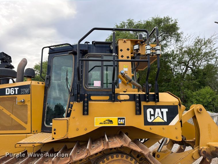 image for item FB8184 2015 Caterpillar D6T XW dozer