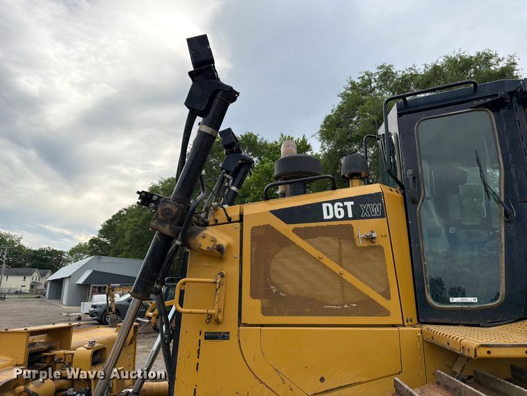image for item FB8184 2015 Caterpillar D6T XW dozer