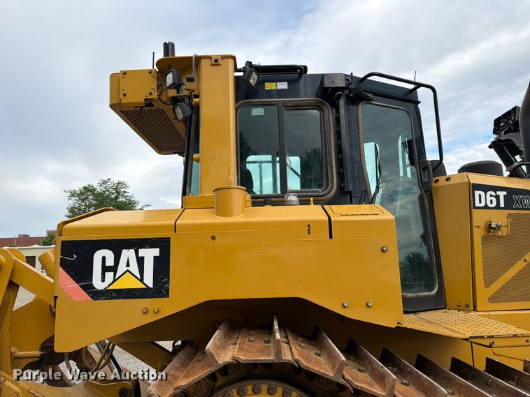 image for item FB8184 2015 Caterpillar D6T XW dozer