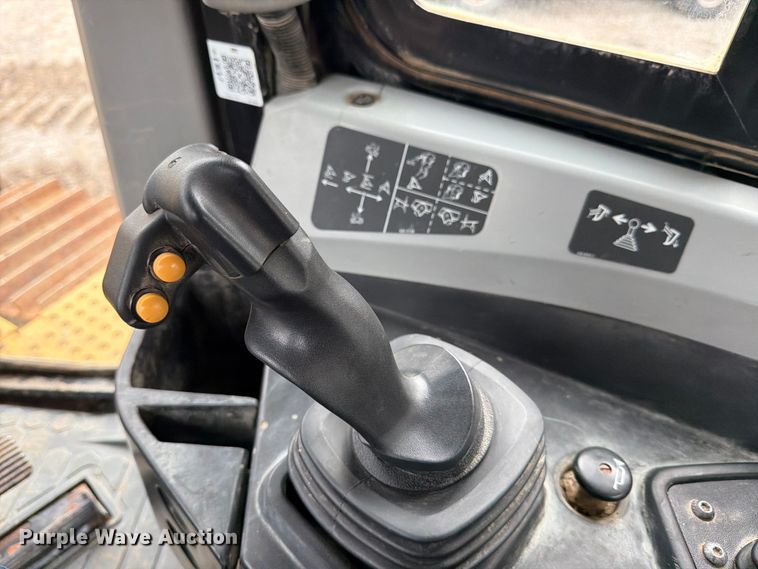 image for item FB8184 2015 Caterpillar D6T XW dozer