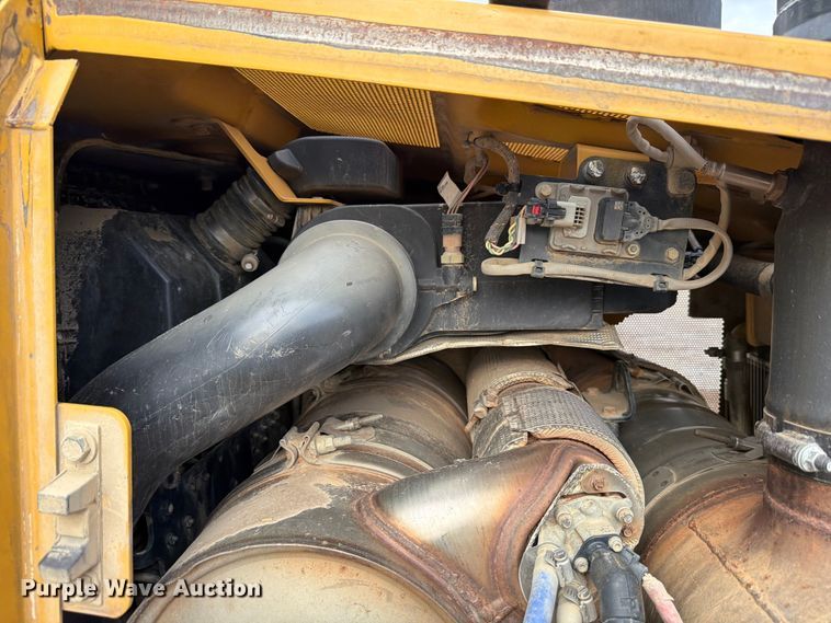 image for item FB8184 2015 Caterpillar D6T XW dozer