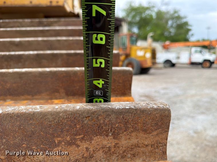 image for item FB8184 2015 Caterpillar D6T XW dozer
