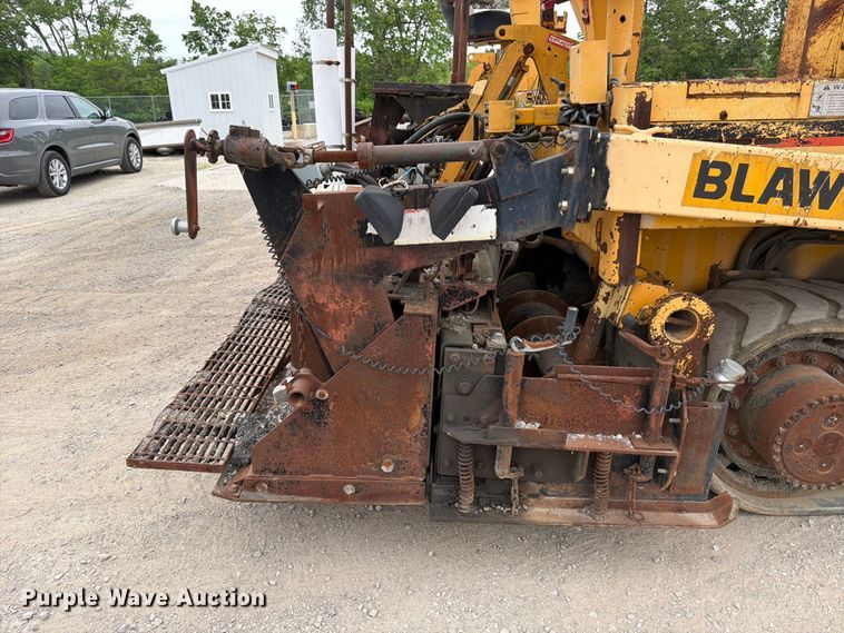 image for item FB8186 1997 Blaw-Knox PF-5510 paver