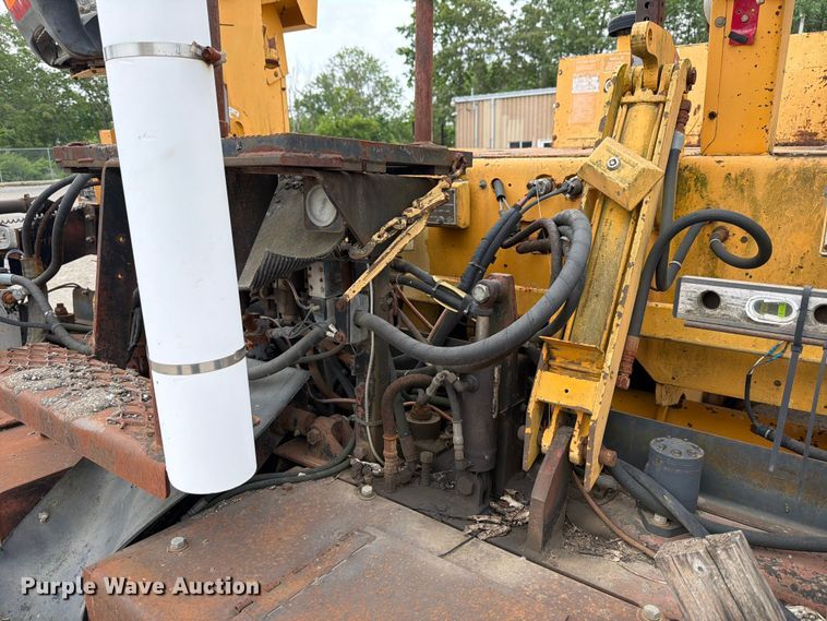 image for item FB8186 1997 Blaw-Knox PF-5510 paver