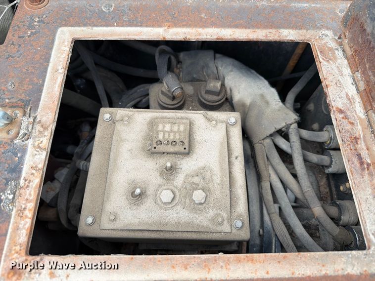 image for item FB8186 1997 Blaw-Knox PF-5510 paver
