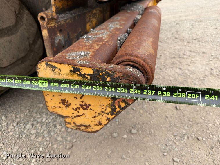 image for item FB8186 1997 Blaw-Knox PF-5510 paver