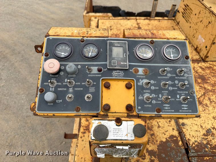 image for item FB8186 1997 Blaw-Knox PF-5510 paver