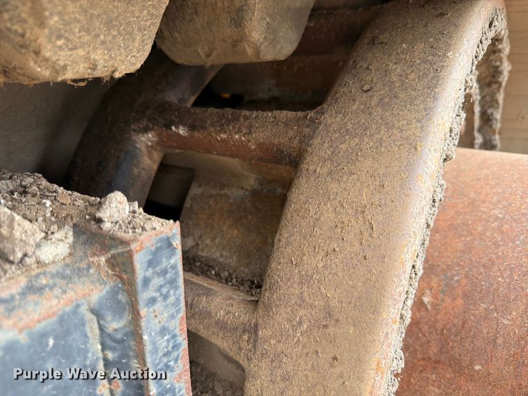 image for item FB8186 1997 Blaw-Knox PF-5510 paver