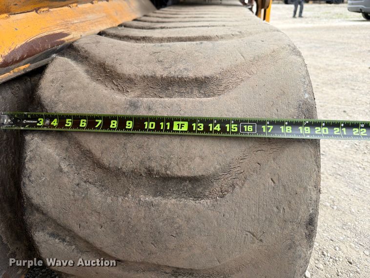 image for item FB8186 1997 Blaw-Knox PF-5510 paver