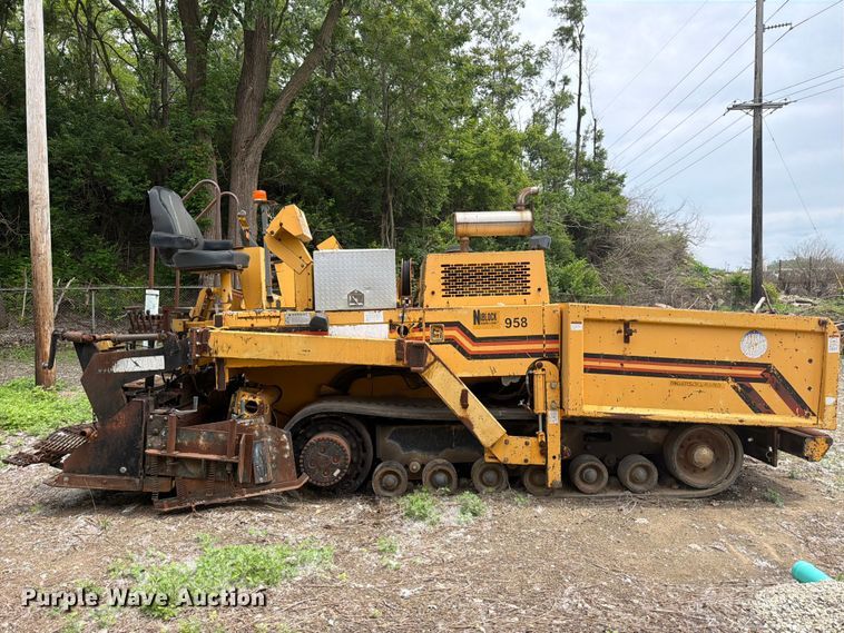 image for item FB8187 1996 Blaw-Knox PF-5510 paver