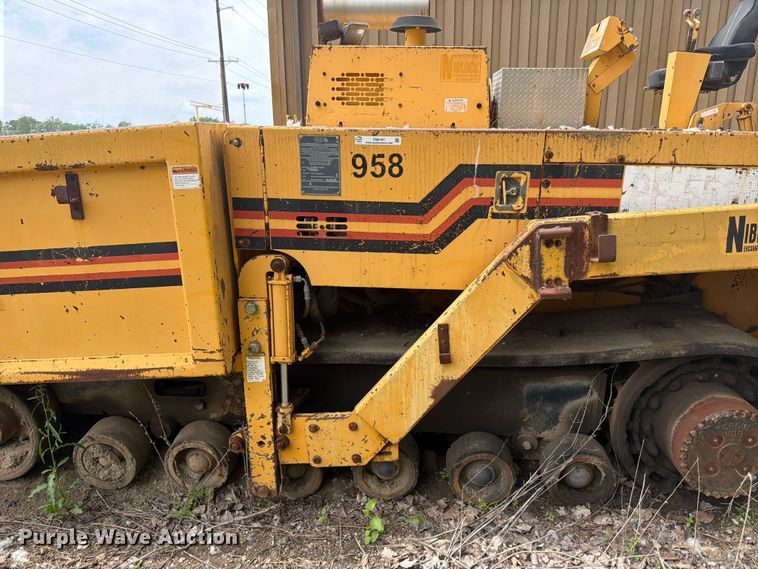 image for item FB8187 1996 Blaw-Knox PF-5510 paver
