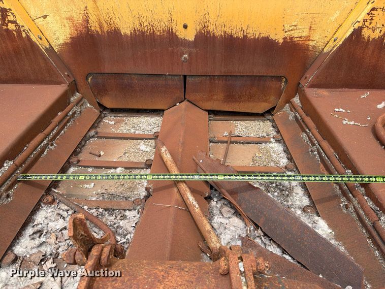 image for item FB8187 1996 Blaw-Knox PF-5510 paver