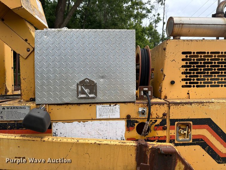 image for item FB8187 1996 Blaw-Knox PF-5510 paver