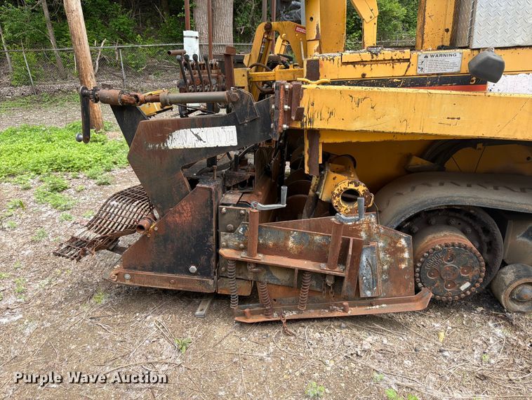image for item FB8187 1996 Blaw-Knox PF-5510 paver