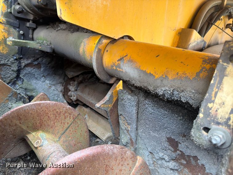 image for item FB8187 1996 Blaw-Knox PF-5510 paver