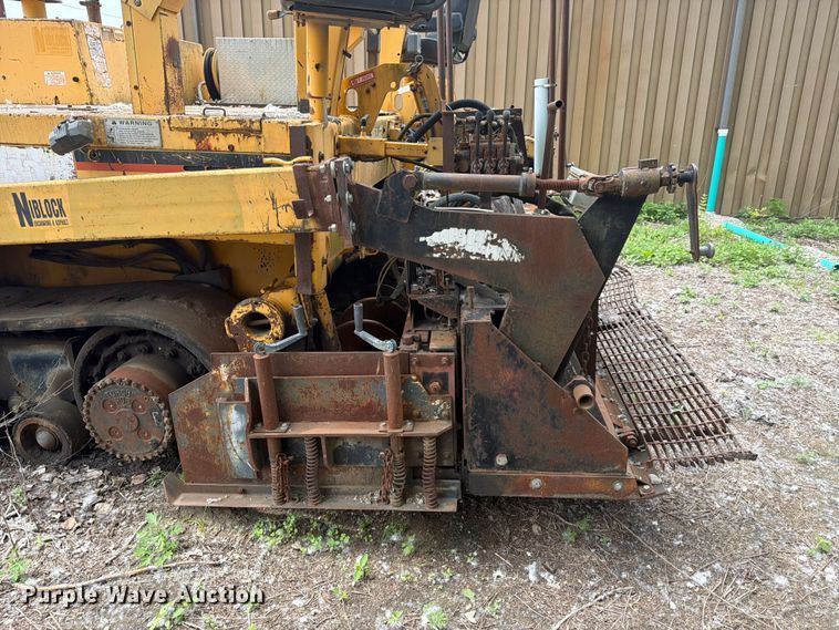image for item FB8187 1996 Blaw-Knox PF-5510 paver