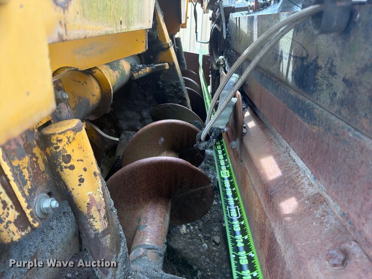 image for item FB8187 1996 Blaw-Knox PF-5510 paver