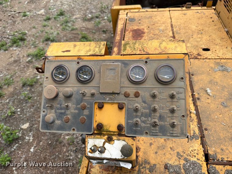image for item FB8187 1996 Blaw-Knox PF-5510 paver