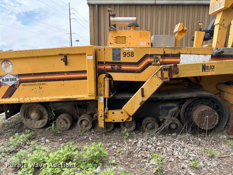 image for item FB8187 1996 Blaw-Knox PF-5510 paver
