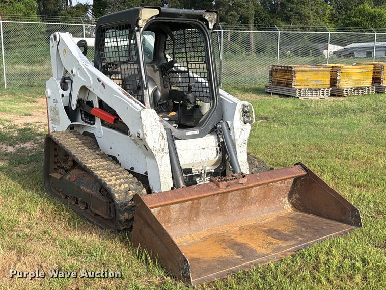 image for item FB8236 2019 Bobcat T650 tracked skid steer loader