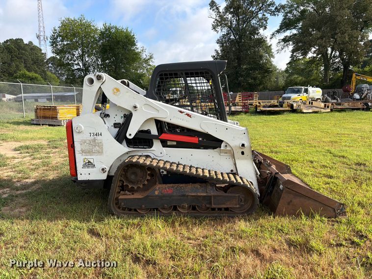 image for item FB8236 2019 Bobcat T650 tracked skid steer loader
