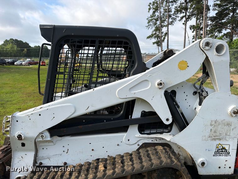 image for item FB8236 2019 Bobcat T650 tracked skid steer loader