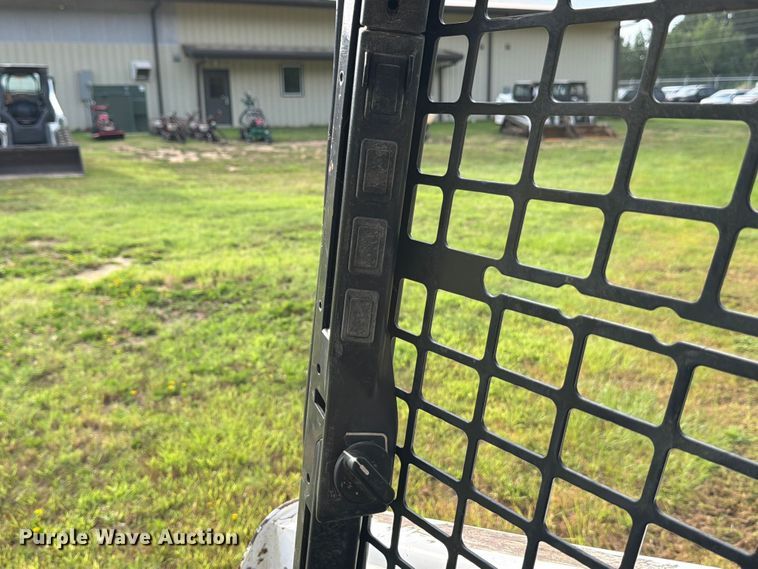 image for item FB8236 2019 Bobcat T650 tracked skid steer loader