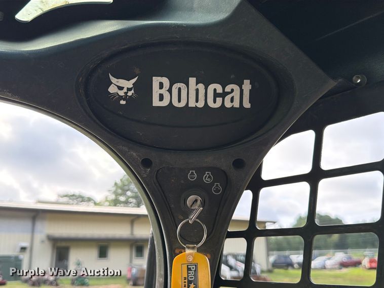 image for item FB8236 2019 Bobcat T650 tracked skid steer loader