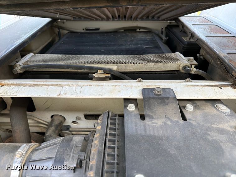 image for item FB8236 2019 Bobcat T650 tracked skid steer loader