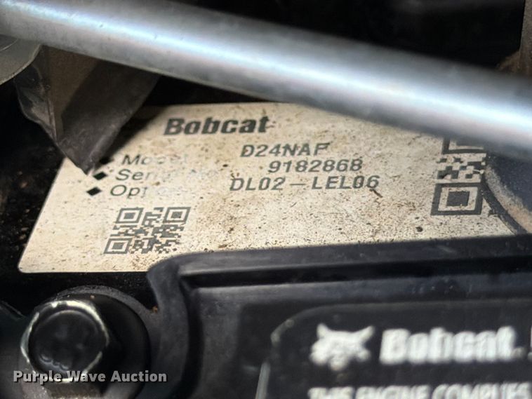 image for item FB8236 2019 Bobcat T650 tracked skid steer loader