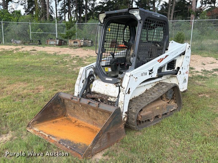 image for item FB8238 2019 Bobcat T450 tracked skid steer loader
