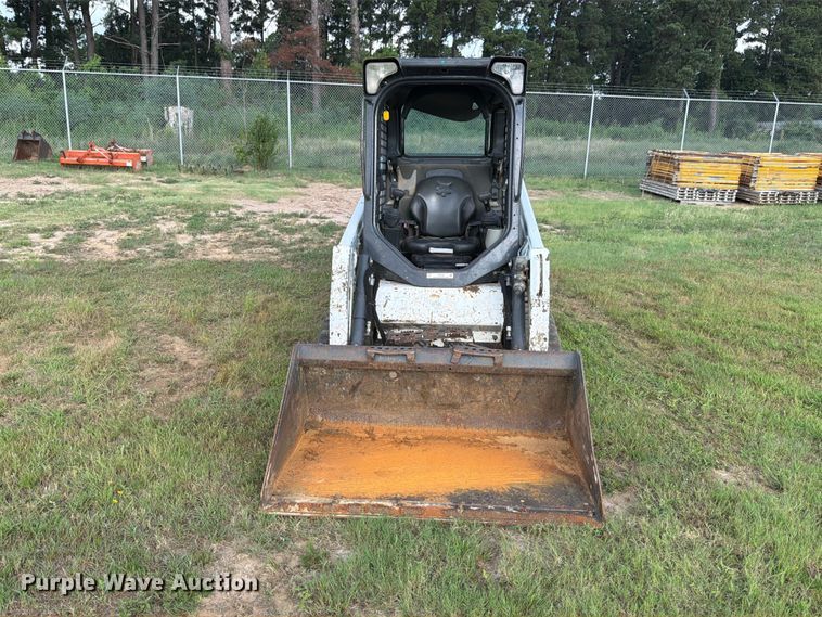 image for item FB8238 2019 Bobcat T450 tracked skid steer loader