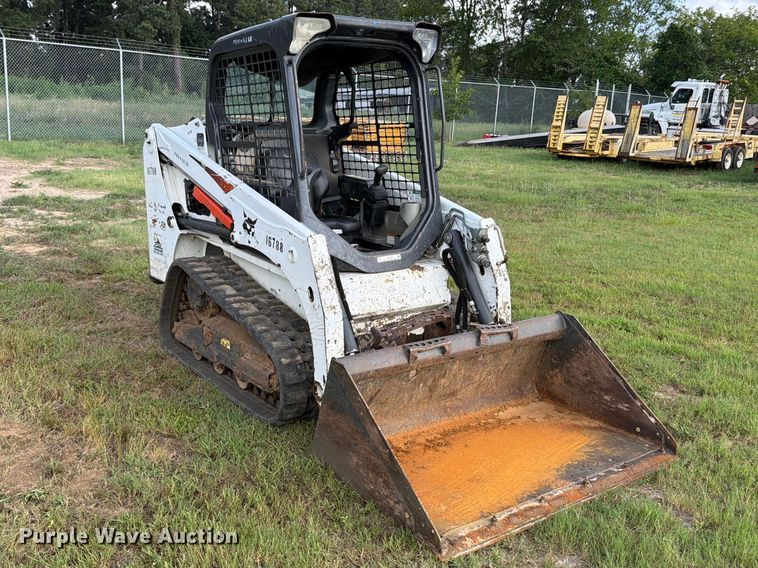image for item FB8238 2019 Bobcat T450 tracked skid steer loader