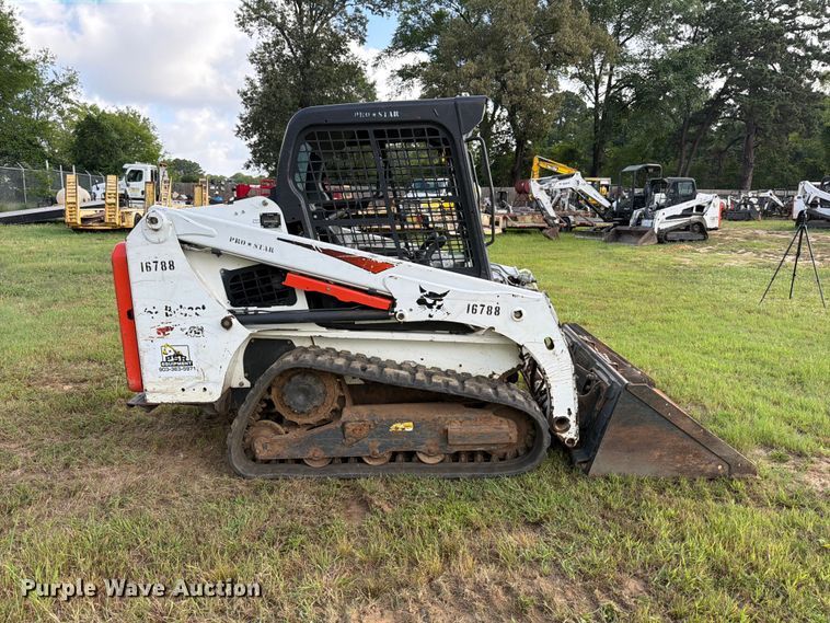 image for item FB8238 2019 Bobcat T450 tracked skid steer loader