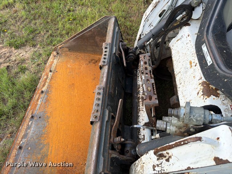 image for item FB8238 2019 Bobcat T450 tracked skid steer loader