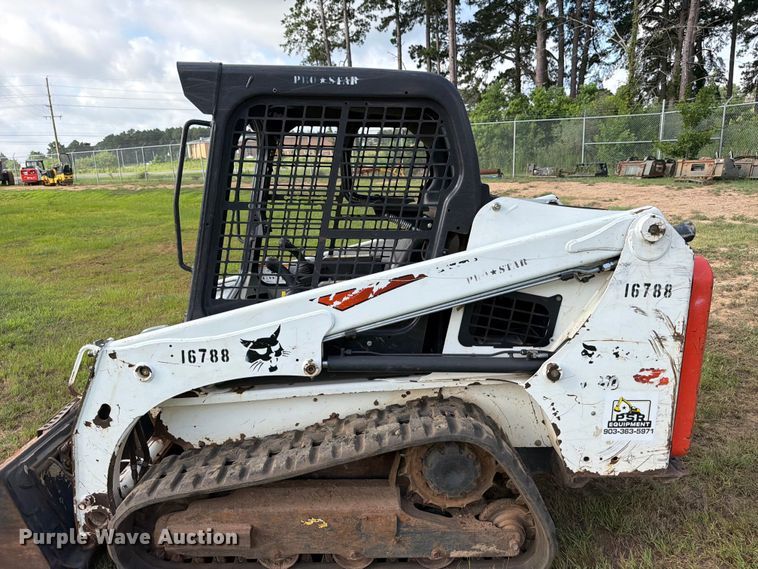 image for item FB8238 2019 Bobcat T450 tracked skid steer loader