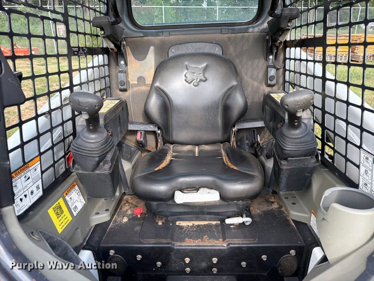 image for item FB8238 2019 Bobcat T450 tracked skid steer loader