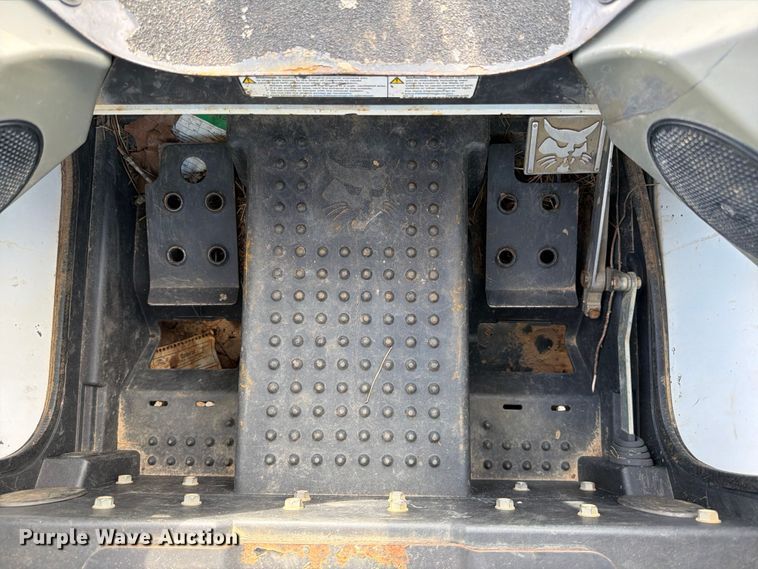 image for item FB8238 2019 Bobcat T450 tracked skid steer loader