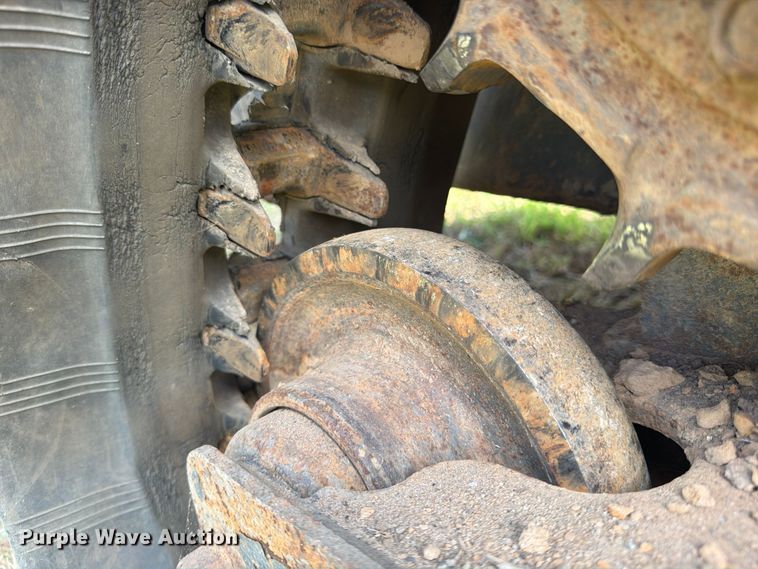 image for item FB8238 2019 Bobcat T450 tracked skid steer loader