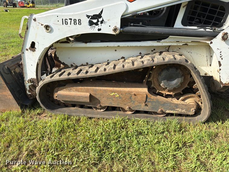 image for item FB8238 2019 Bobcat T450 tracked skid steer loader
