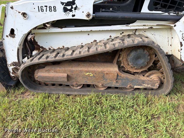 image for item FB8238 2019 Bobcat T450 tracked skid steer loader