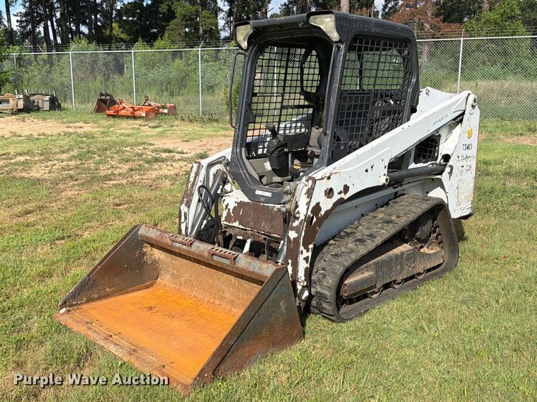 image for item FB8239 2019 Bobcat T450 tracked skid steer loader