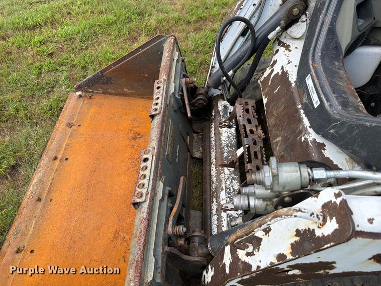 image for item FB8239 2019 Bobcat T450 tracked skid steer loader
