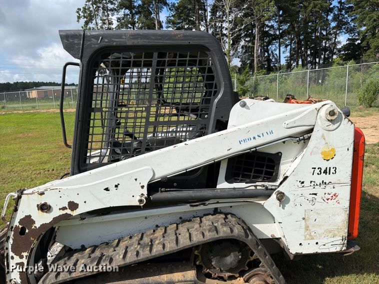 image for item FB8239 2019 Bobcat T450 tracked skid steer loader