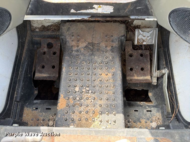 image for item FB8239 2019 Bobcat T450 tracked skid steer loader