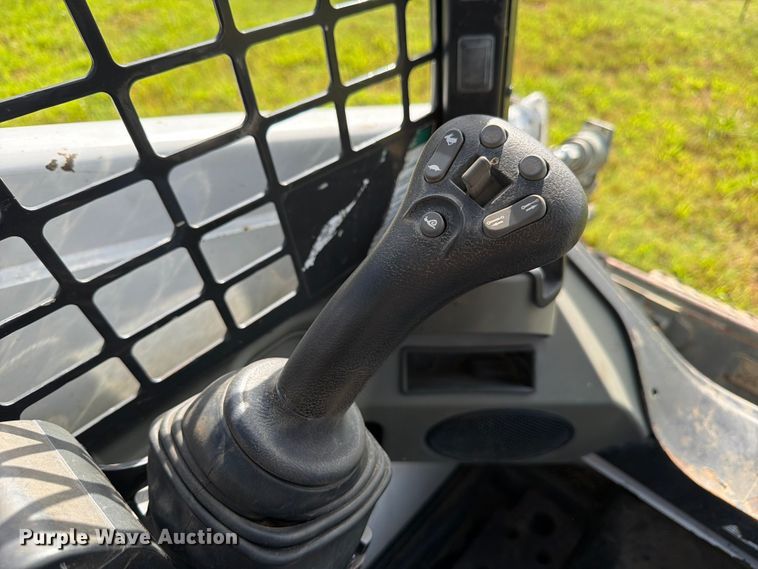 image for item FB8239 2019 Bobcat T450 tracked skid steer loader