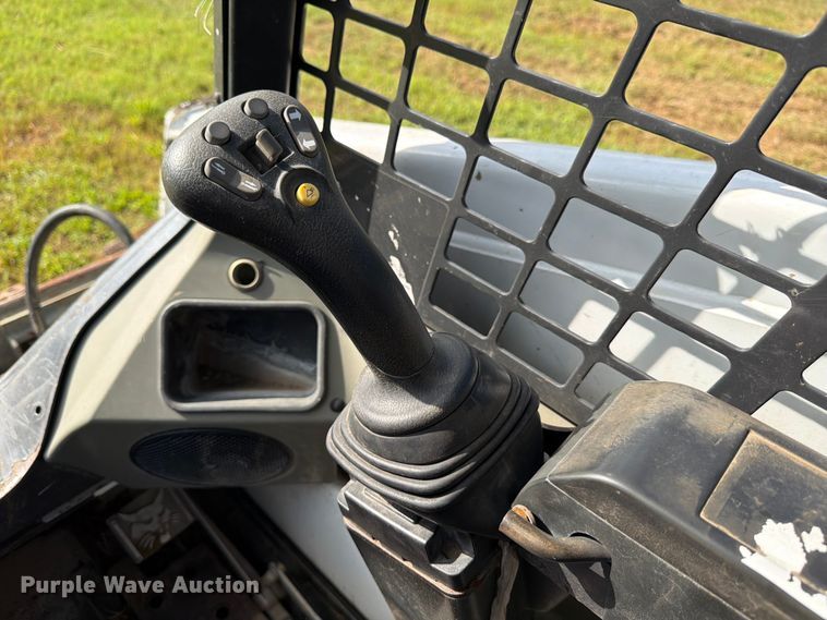 image for item FB8239 2019 Bobcat T450 tracked skid steer loader